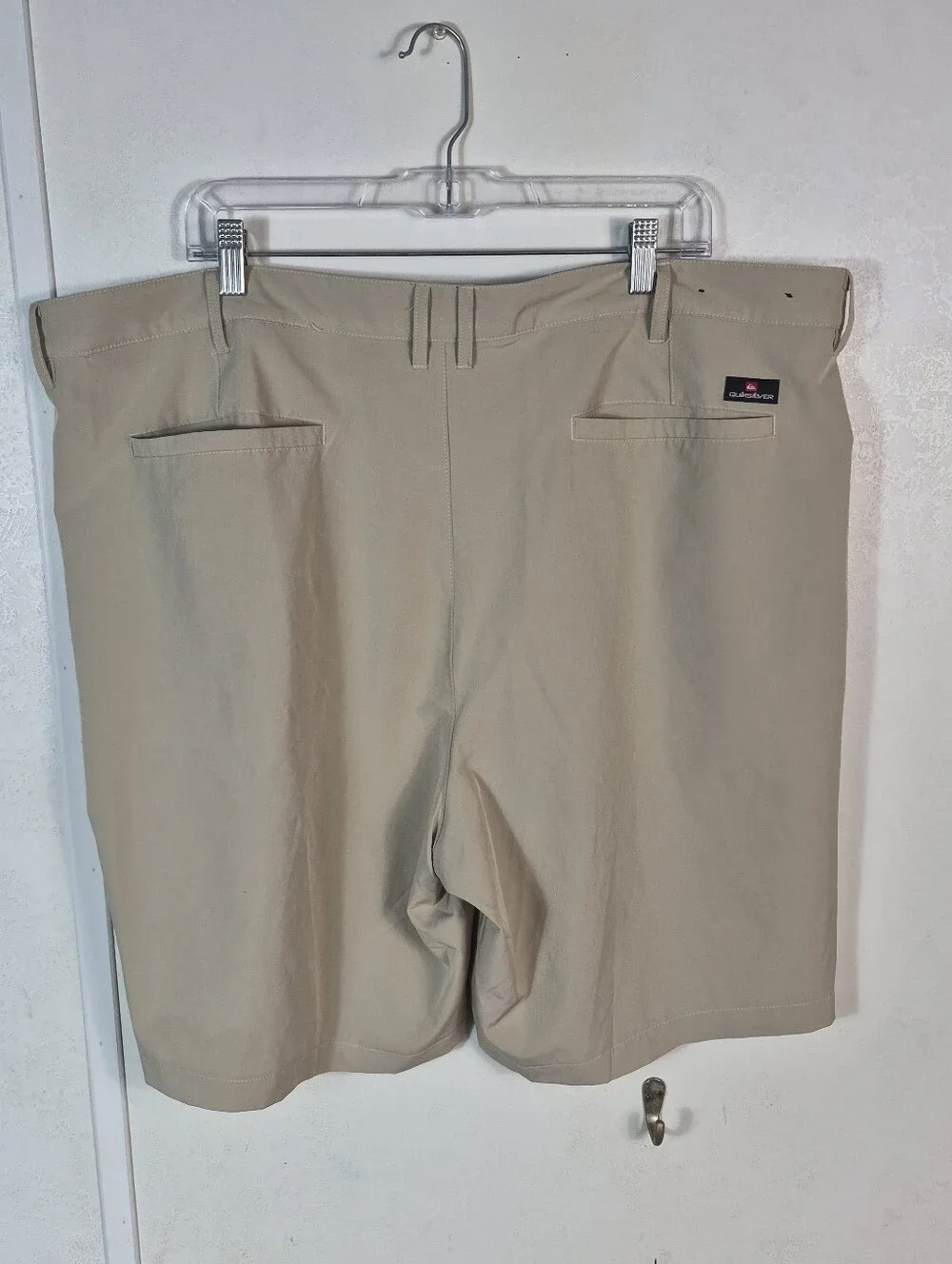 Quicksilver Men's Beige Tan Flat Front Shorts 42